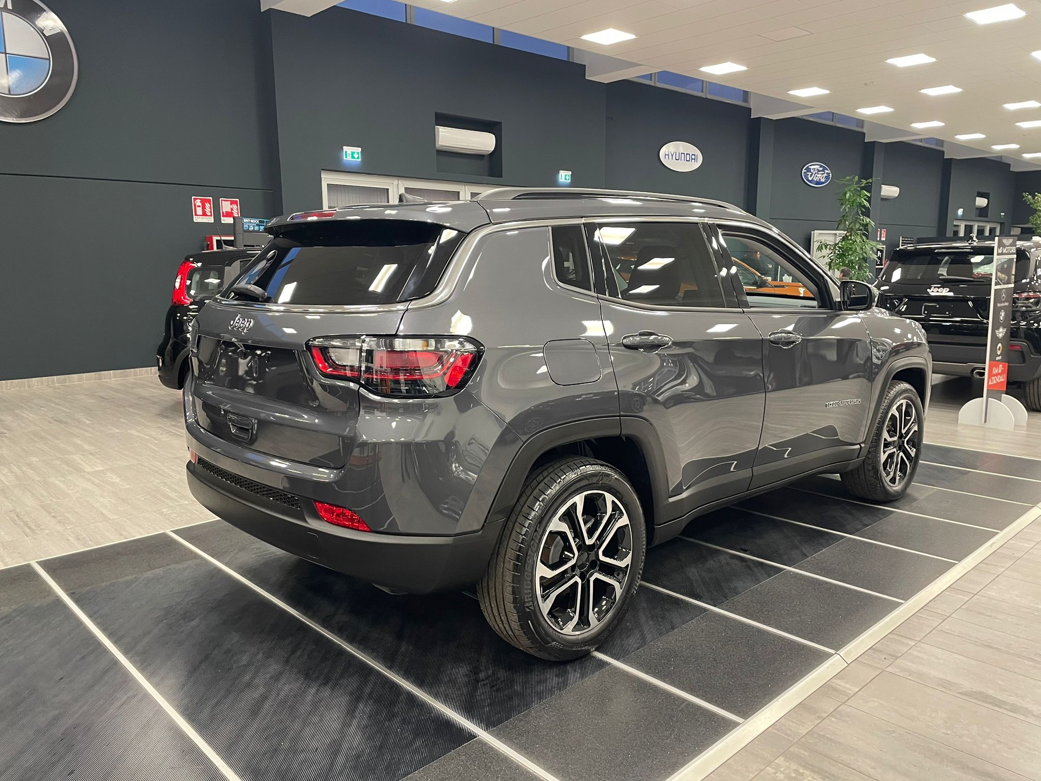 JEEP COMPASS 1.6MJT 130CV LIMITED 31/10/24 KM0 – MP MOTORS