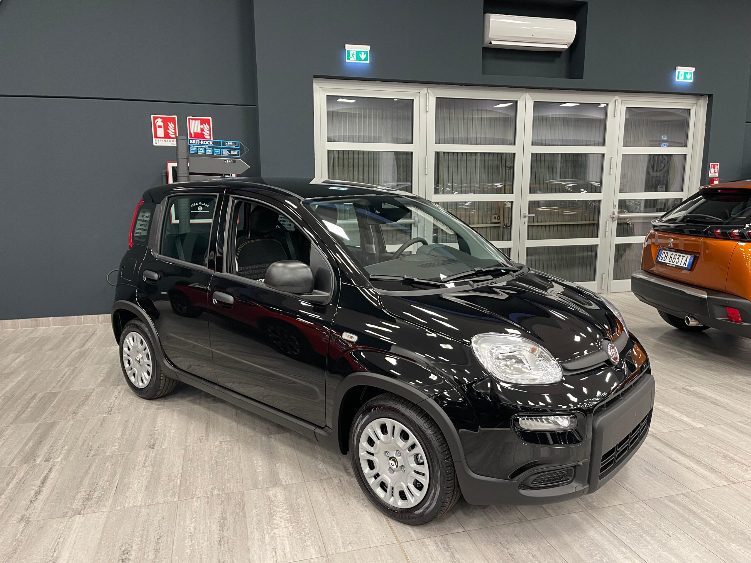 FIAT PANDA 1.0 70CV HYBRID PANDINA 14/11/24 KM0 – MP MOTORS